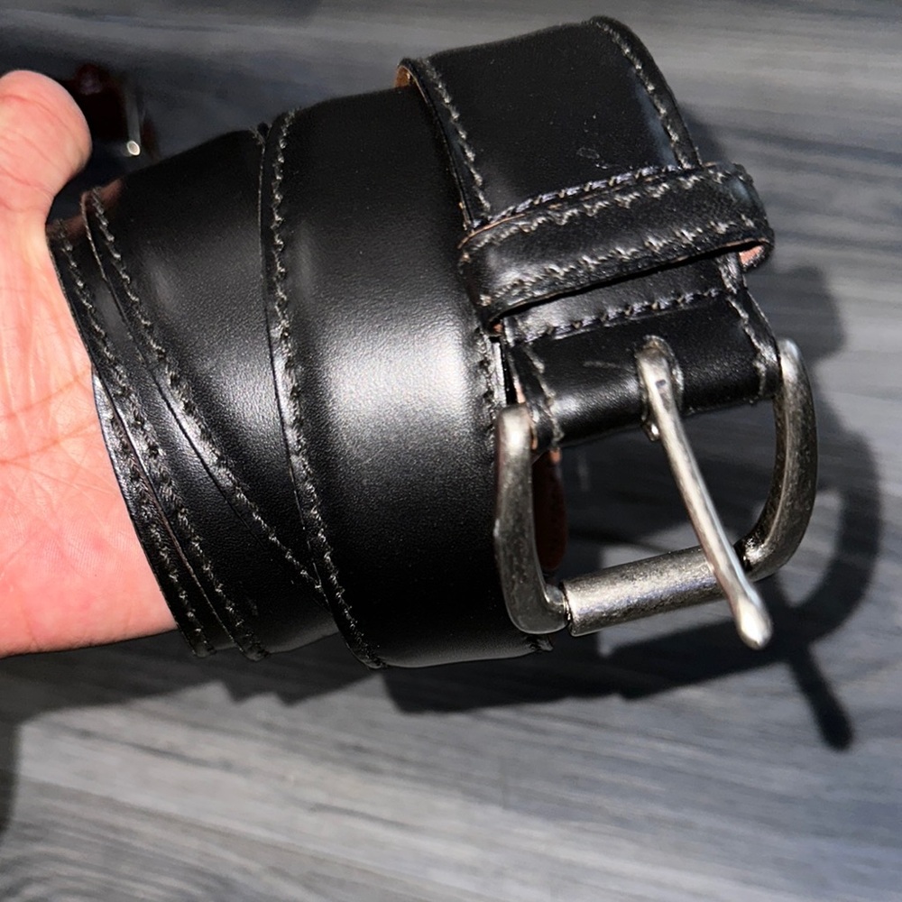 Johnston & Murphy Black Belt Bag Sleek Design